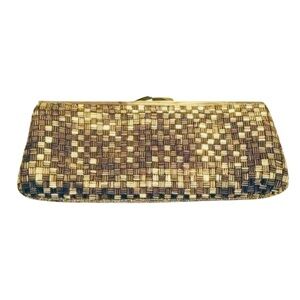 WEDDINGS. Beaded lavender clutch.